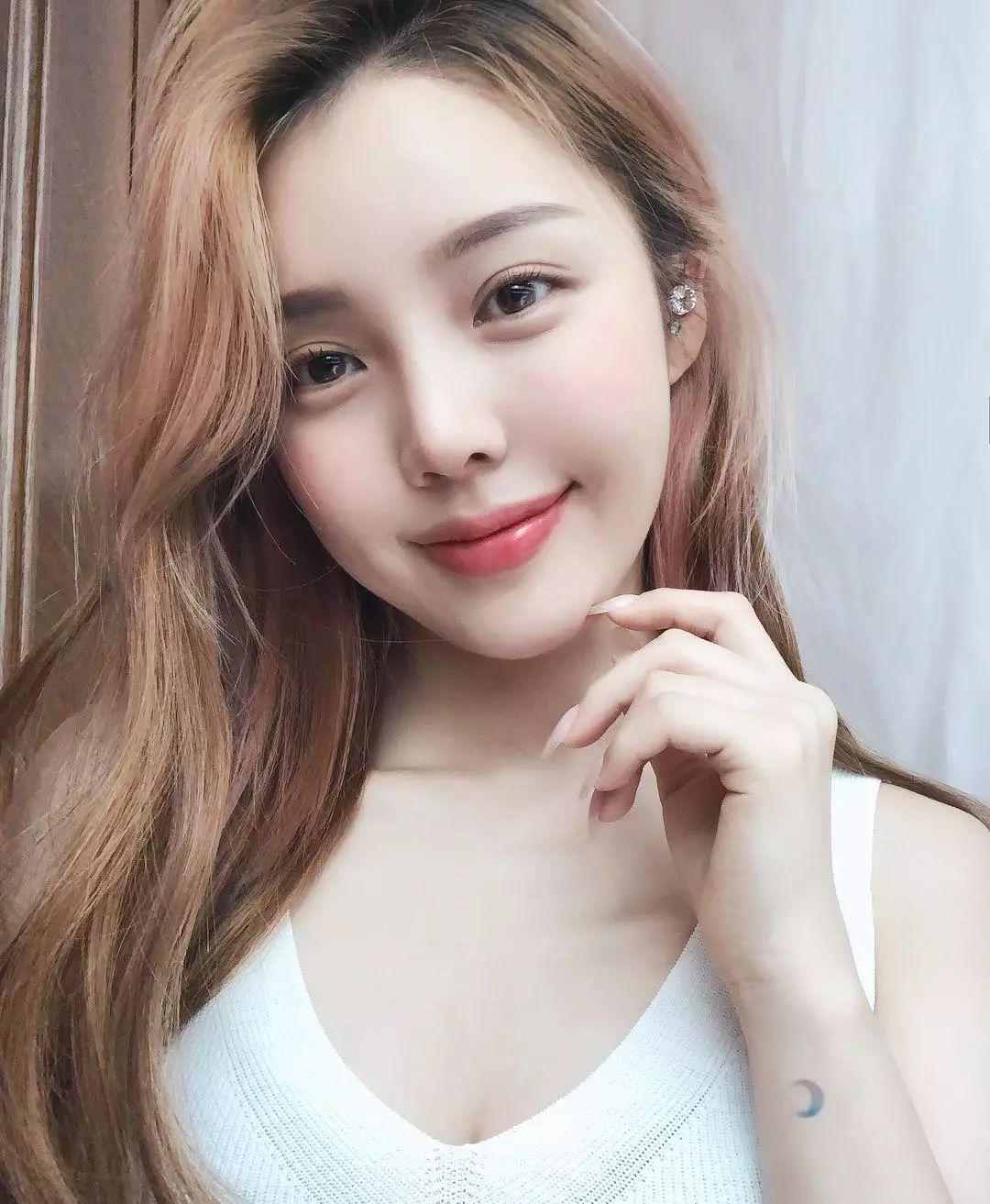 适合出游的妆容春节教程,春节必备妆容图片大全