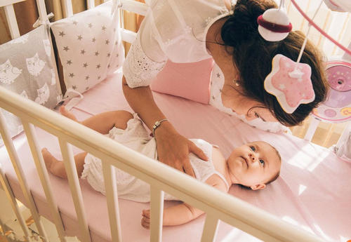 宝宝头型睡扁了能恢复吗,宝宝头型睡偏了长大后会改善吗