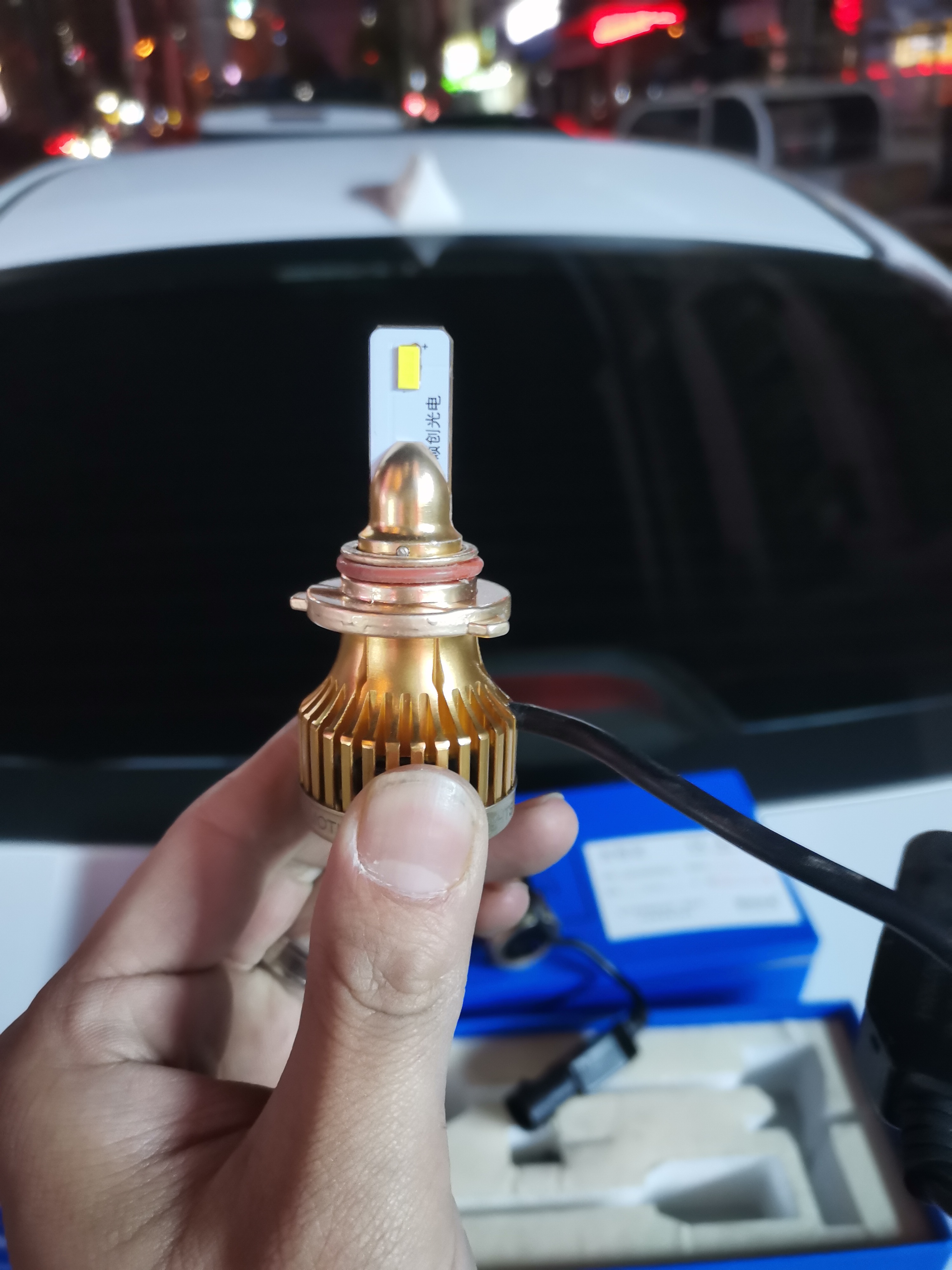 自己动手迈锐宝换氙气灯,英朗换氙气灯教程