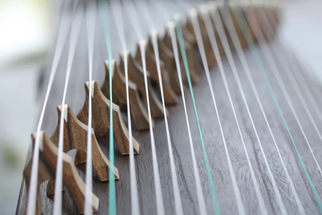 自学古筝半年就开班的老师靠谱吗,古筝网上教学可以学会吗