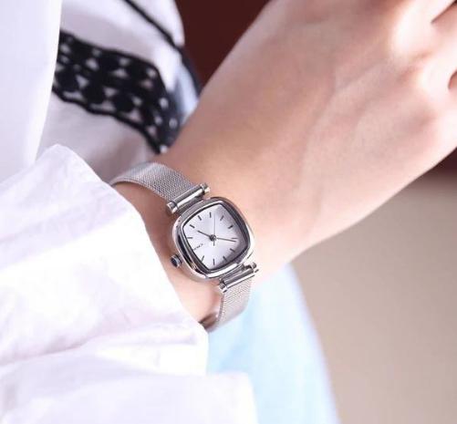 华为手表长期佩戴后表带有异味,手表表带有异味怎么去除