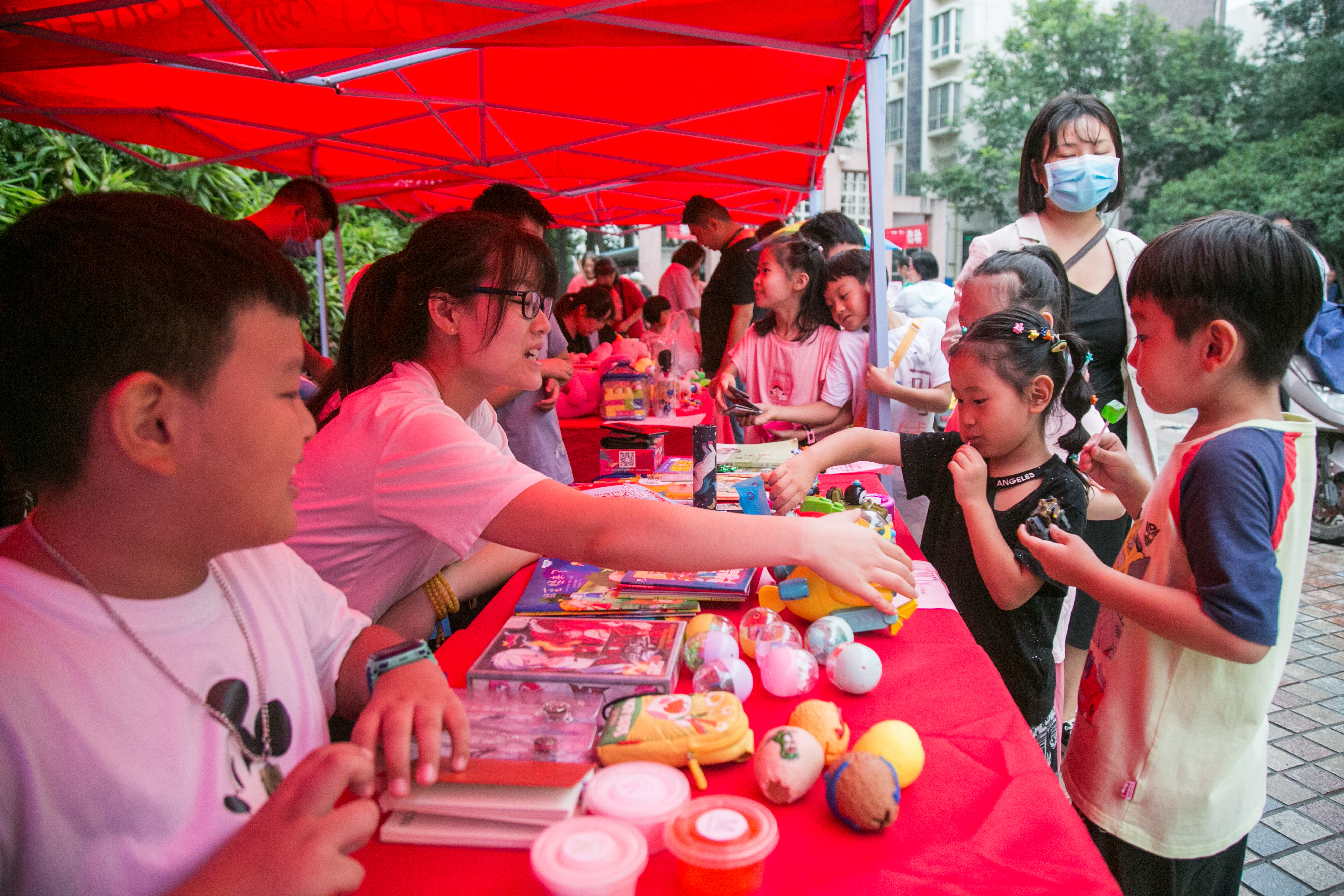 儿童跳蚤市场创意教程 (小朋友跳蚤市场创意摊位模板)