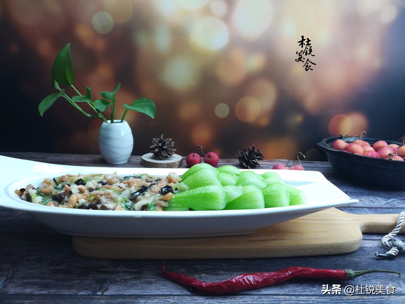 这食材蛋白质超鱼蛋奶十倍，是天然“钙库镁仓”，老人小孩要多吃