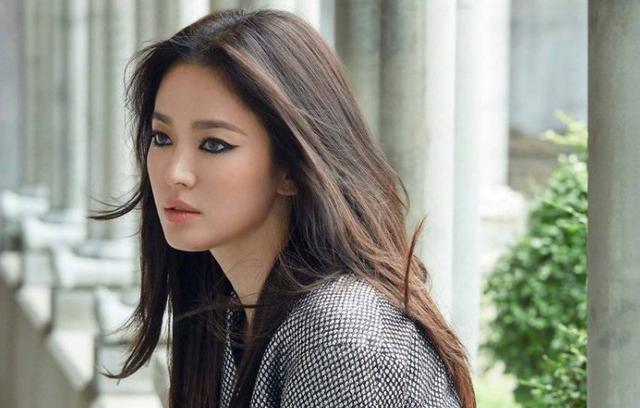 豪掷200亿韩元买楼，一篇软文赚300万，宋慧乔的吸金能力远超郑爽