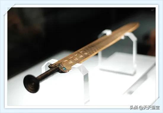 景泰蓝属于工艺品还是艺术品,木雕工艺品与景泰蓝谁价值高