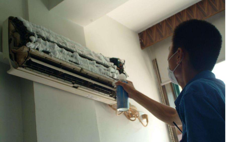 圆形空调脏了怎么清洗视频,空调用久了不凉快了怎么清理