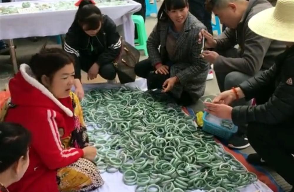 中缅边境玉石珠宝,中缅玉石交易在哪里