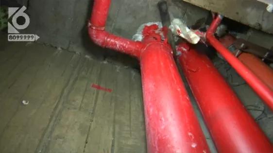 电源里进水了滋滋响,电源开关有水滴下来咋回事