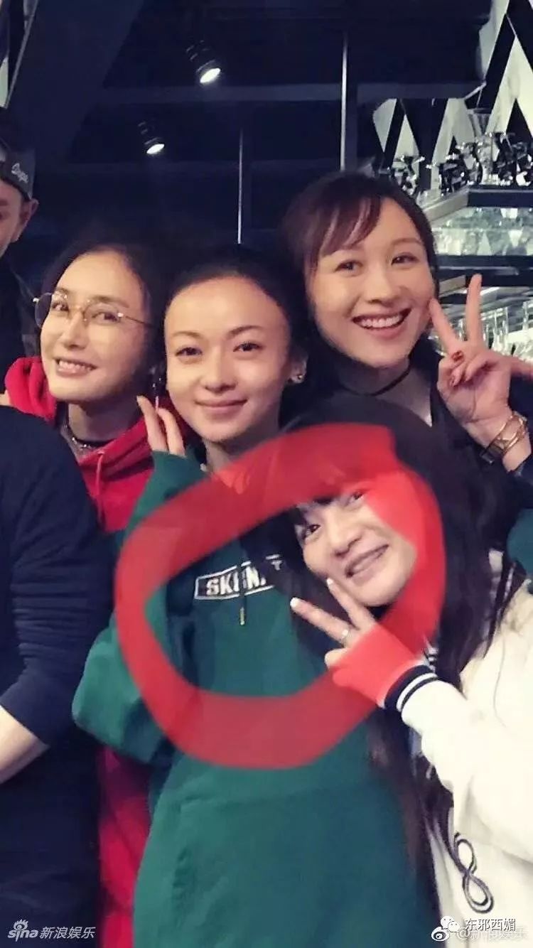 别人是找女友，他是找妈！