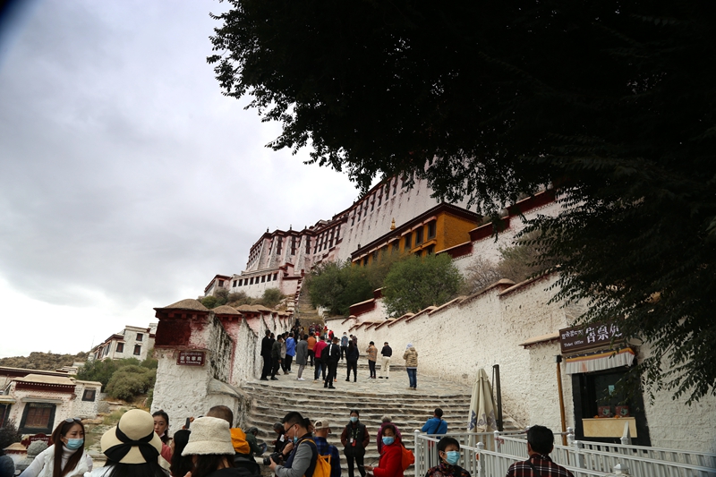 比天空更辽阔比白云更洁净比佛国更妩媚珠峰脚下的游记十