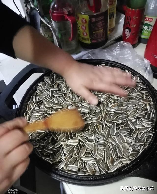 生瓜子怎么在电饼铛烤,电饼铛怎么炒瓜子才又脆又香