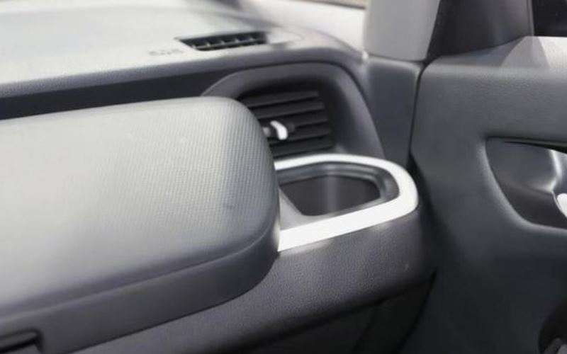 本田飞度成都车展上市,配置车顶行李架+黑轮眉,竞争丰田威驰