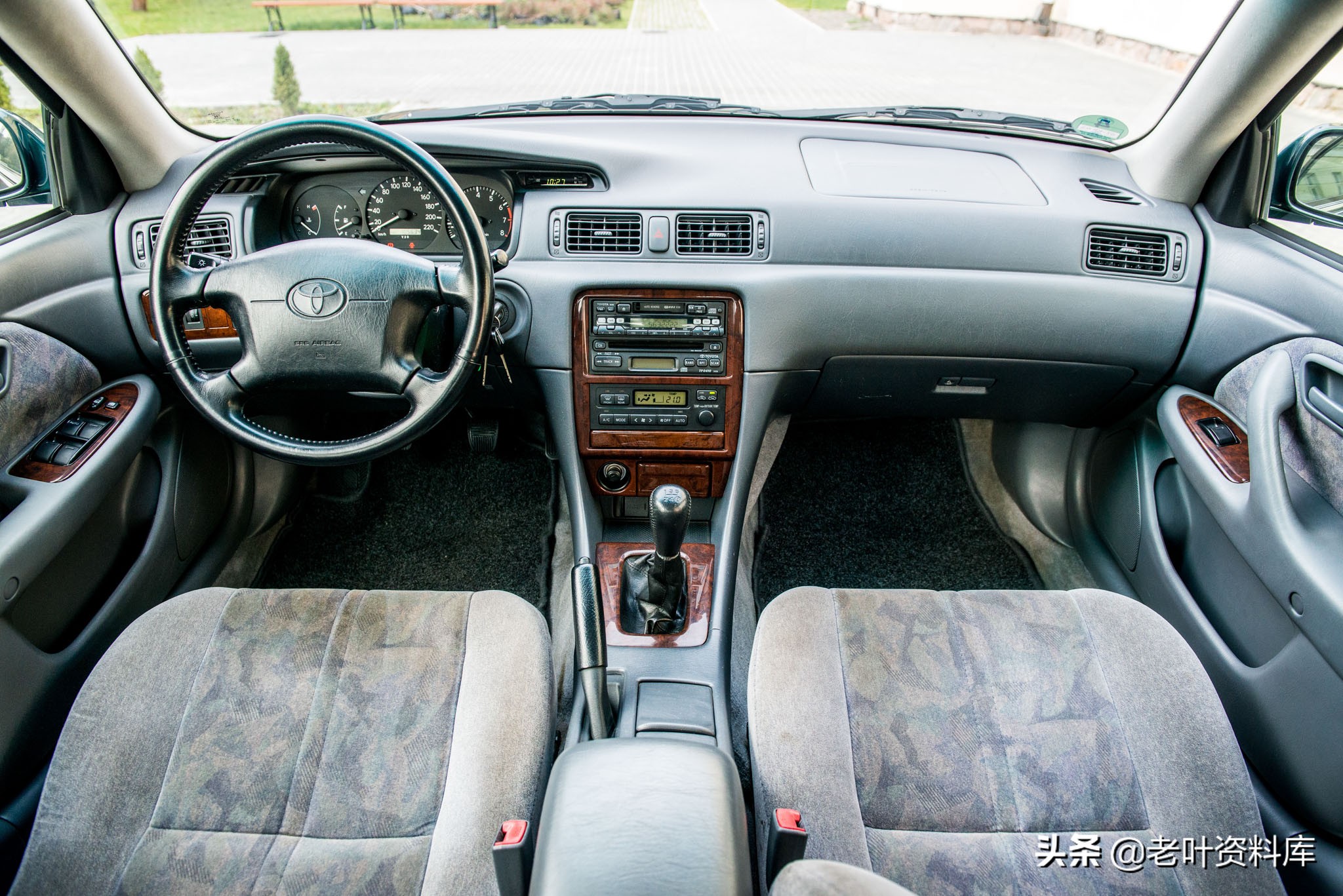第二代丰田佳美1988,97年丰田佳美2.2排量图片