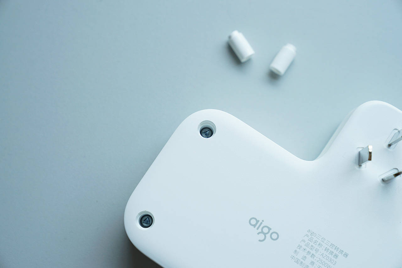 插座不够用再开多一个插座怎么装,插座不够用一个转换器就能搞定