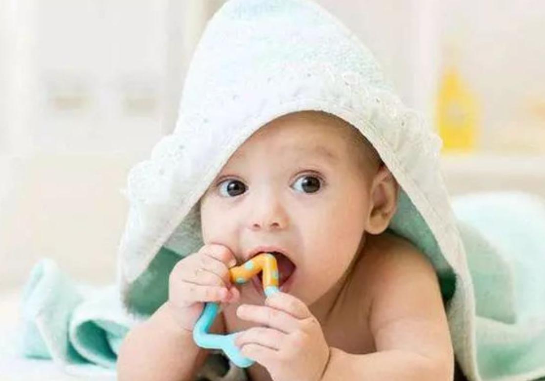 妈妈怎么帮助宝宝缓解长牙的痛苦,如何缓解长牙期孩子的不舒服