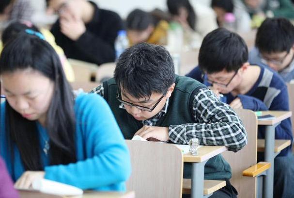 艺术专业专科线没过能读专科吗,高考只有专科的成绩选什么专业好