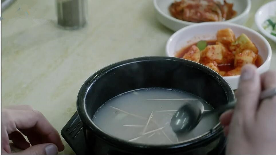 一人一马攀登高峰望故乡完整版,一人一马励志电影