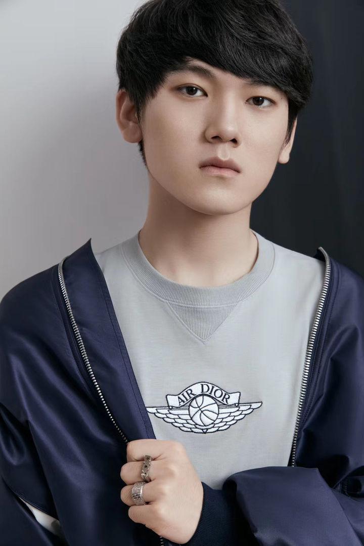 JKL不愧是LPL牌面，代言知名品牌迪奥的定妆照曝出，这颜值就离谱