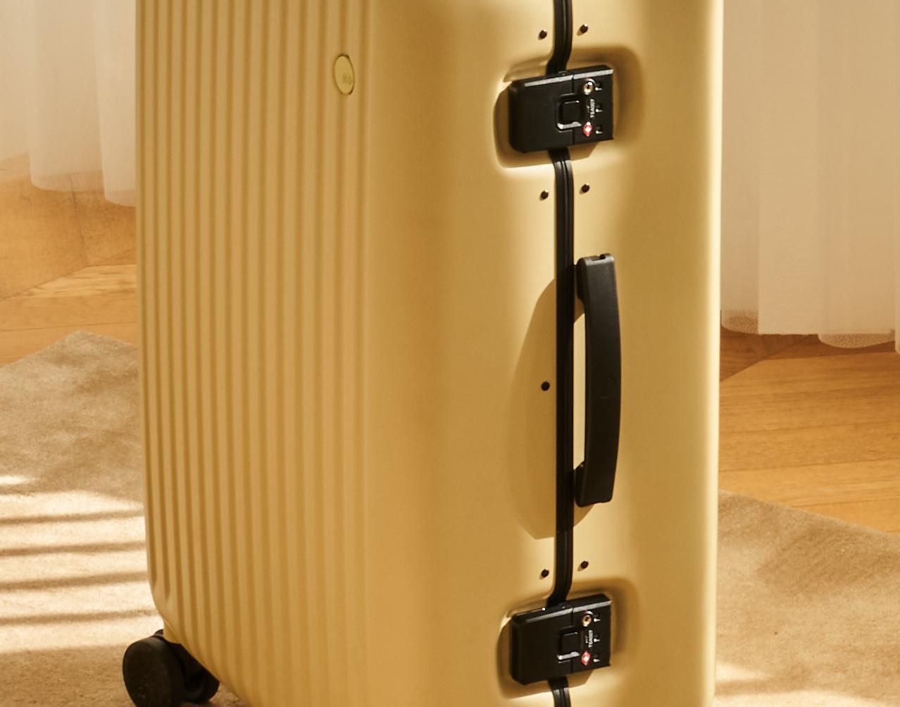 rimowa旅行箱带屏幕,rimowa箱子测评