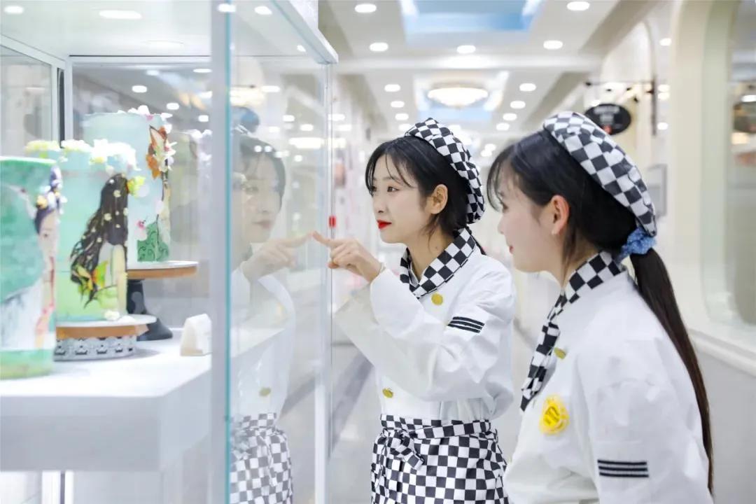 烘焙师一般月入多少钱,葡萄牙烘焙师月薪