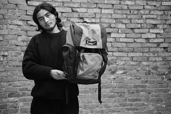 拍出最真实三毛的摄影师：给她拍完照片后相机丢了，三月后她自杀