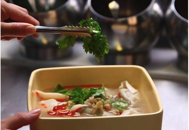 一个馄饨的利润,一年卖百万的馄饨店