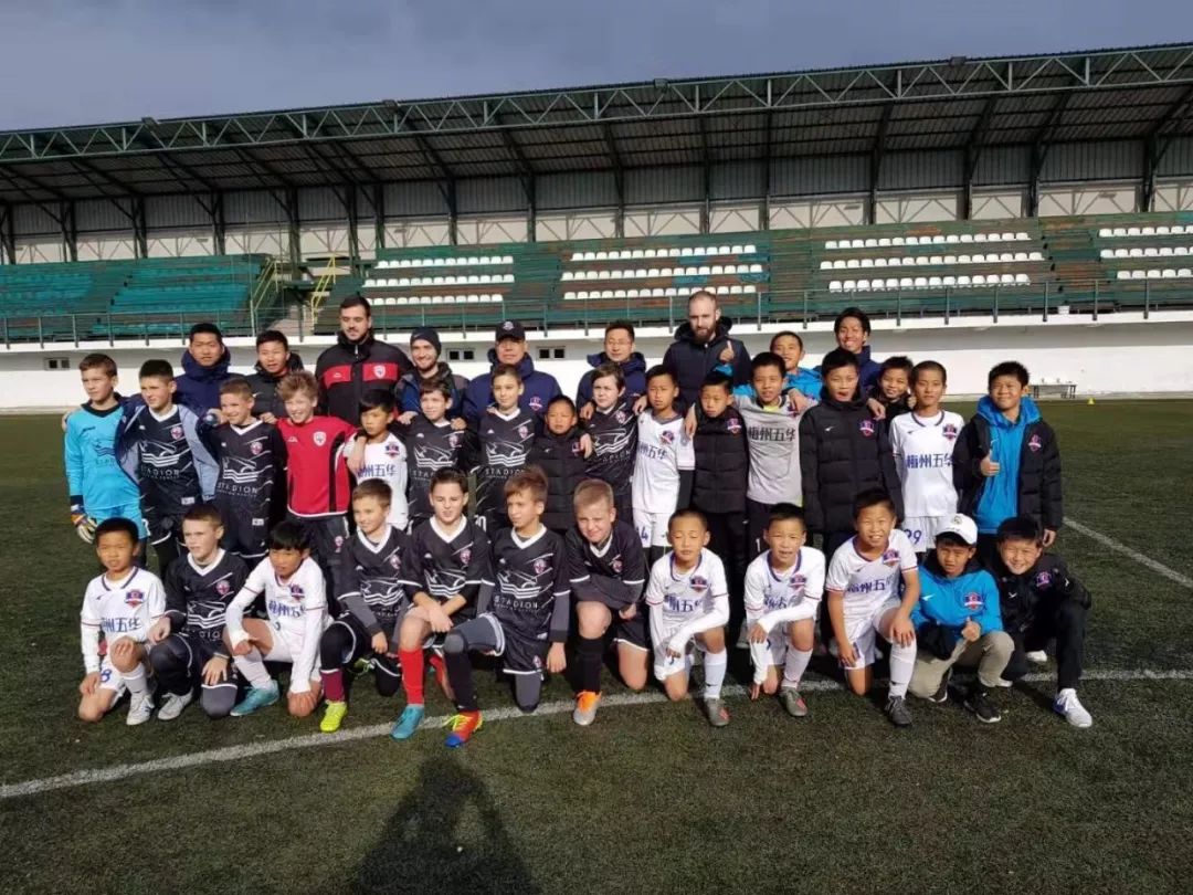 梅州客家队踢亚冠,梅州客家出征视频