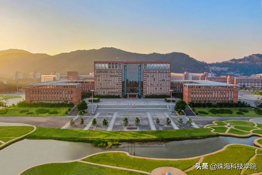 读一所校园环境和学习氛围全方位一流的大学是什么体验？