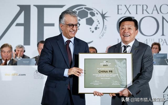 兴建专业足球场——恒大与中国足球走向真正职业化的关键一步