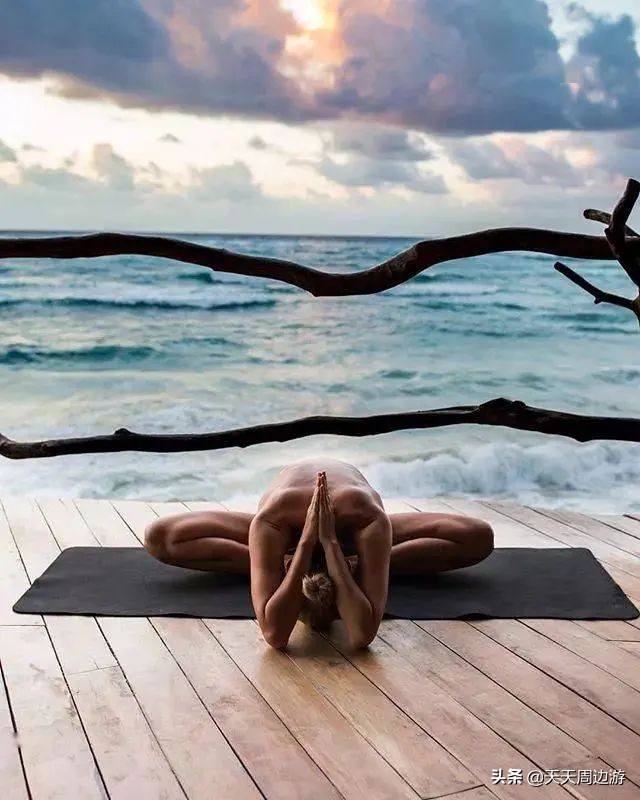 她在世界各地拍下裸照，吸引了8000万的粉丝，却没有一张是色情的