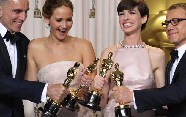 女明星红毯礼服自己可以选择吗,女明星红毯礼服都是定制的吗