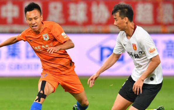 励志他痛失双臂开荒创业获新生,励志他用11小时倒立登上泰山