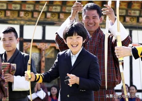 悠仁亲王出生轰动日本画面,日本皇室悠仁新消息