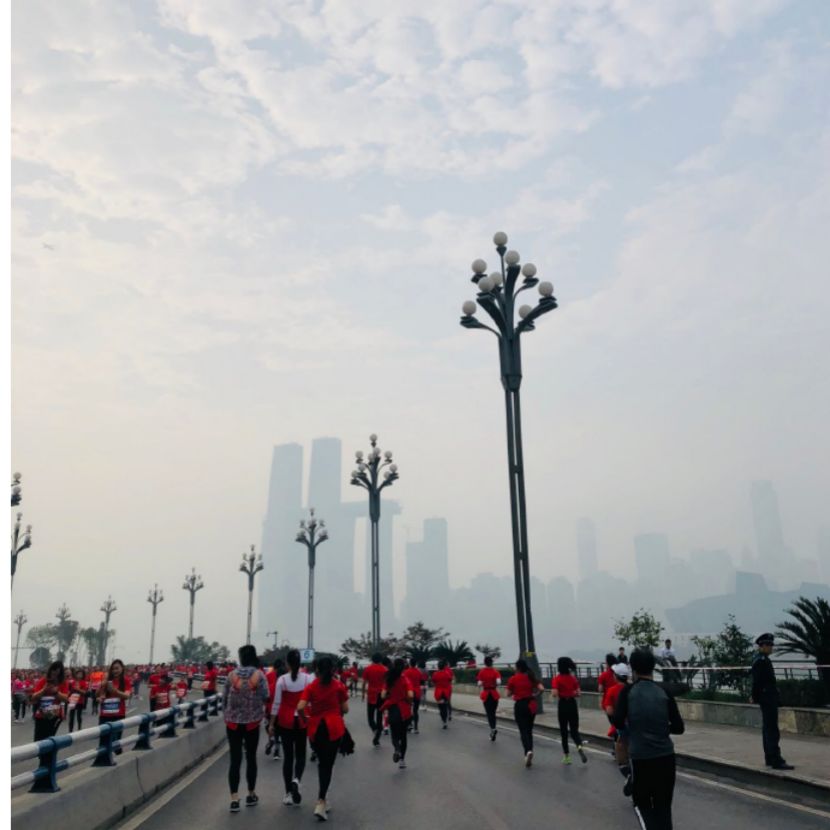 閲嶅簡濂冲瓙鍗婇┈,閲嶅簡濂冲瓙鍗婇┈瀹屾暣瑙嗛