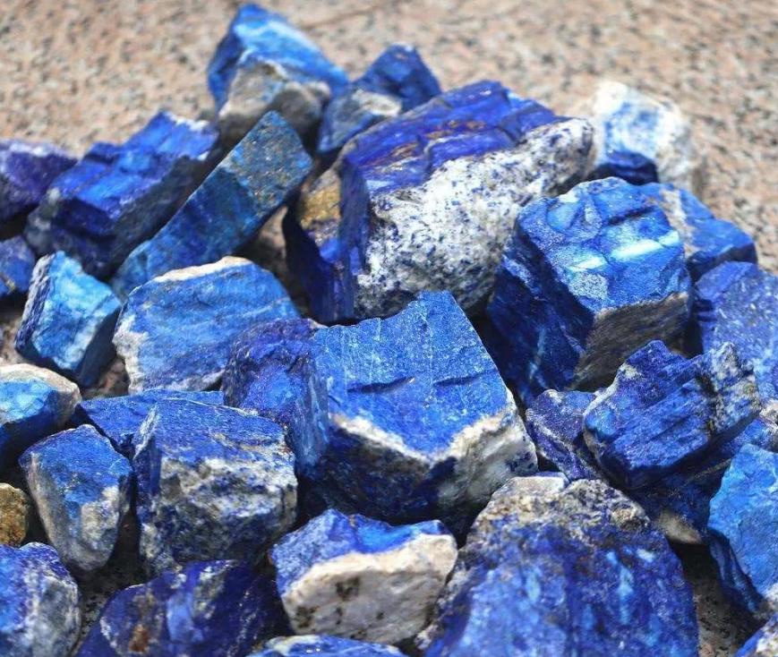 帝王石青金石,古老而珍贵的宝石青金石