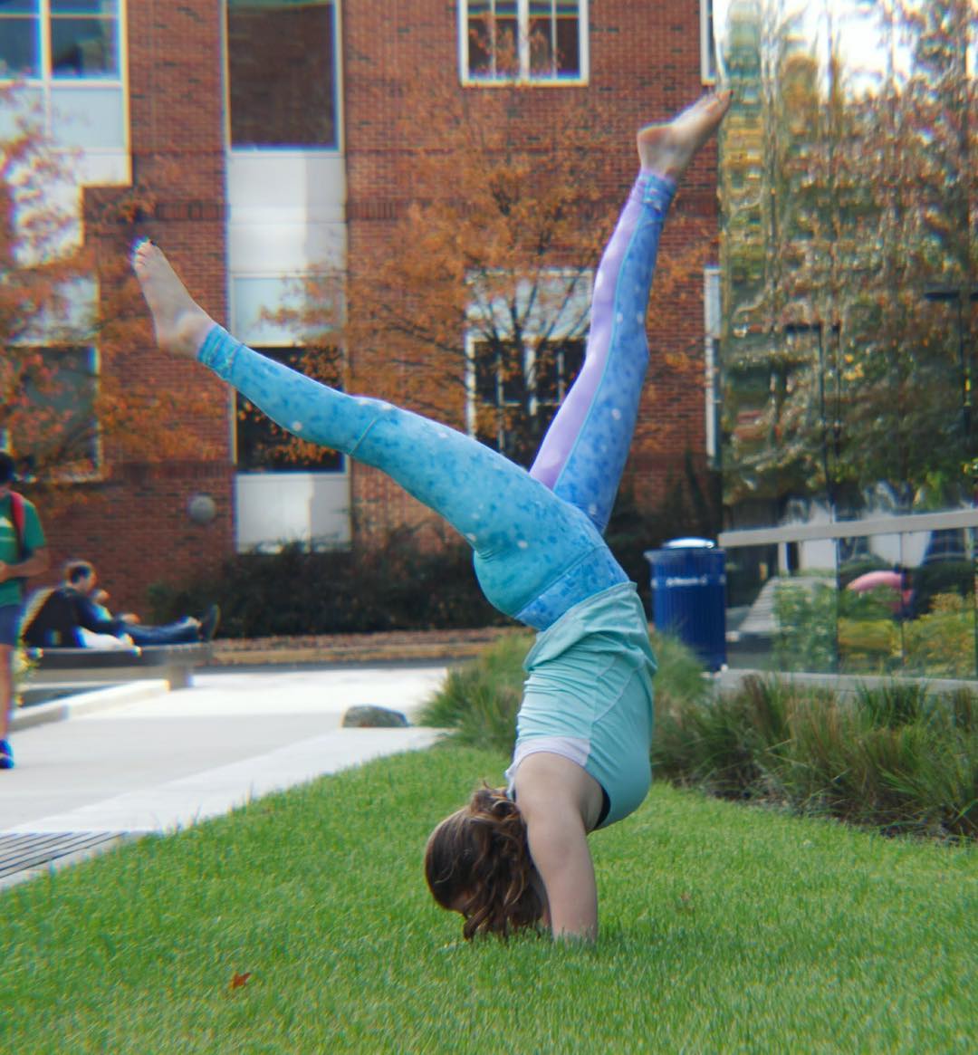 范冰冰复古短发刷新颜值巅峰,范冰冰短发造型西装