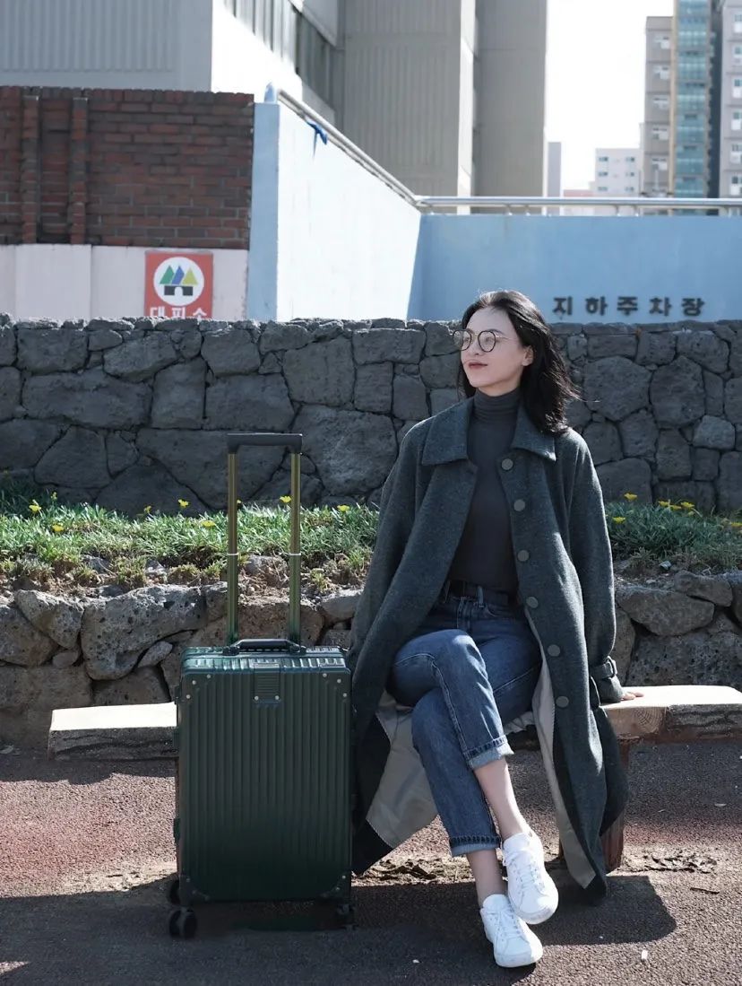 小白鞋烂大街是你没遇到这些款式,小白鞋问什么那么难穿