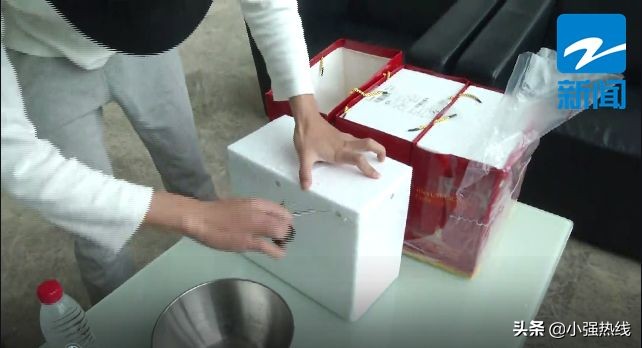 天猫某旗舰店上买了32盒大闸蟹，公蟹、母蟹每只都“大瘦身”！店家：可能双11发货量太大发错了