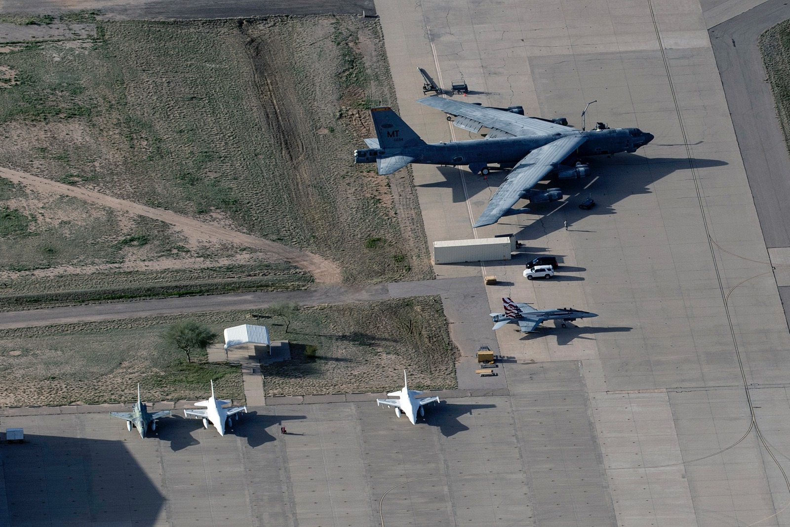 美军著名“飞机坟场”现状揭秘技术员工作忙还封存超3千架军机