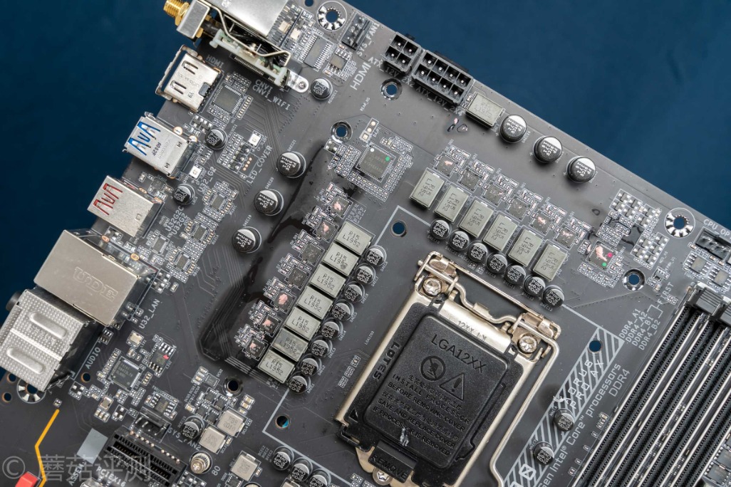 技嘉z490aorusproax主板多大,技嘉z490aorusproax是超级雕吗