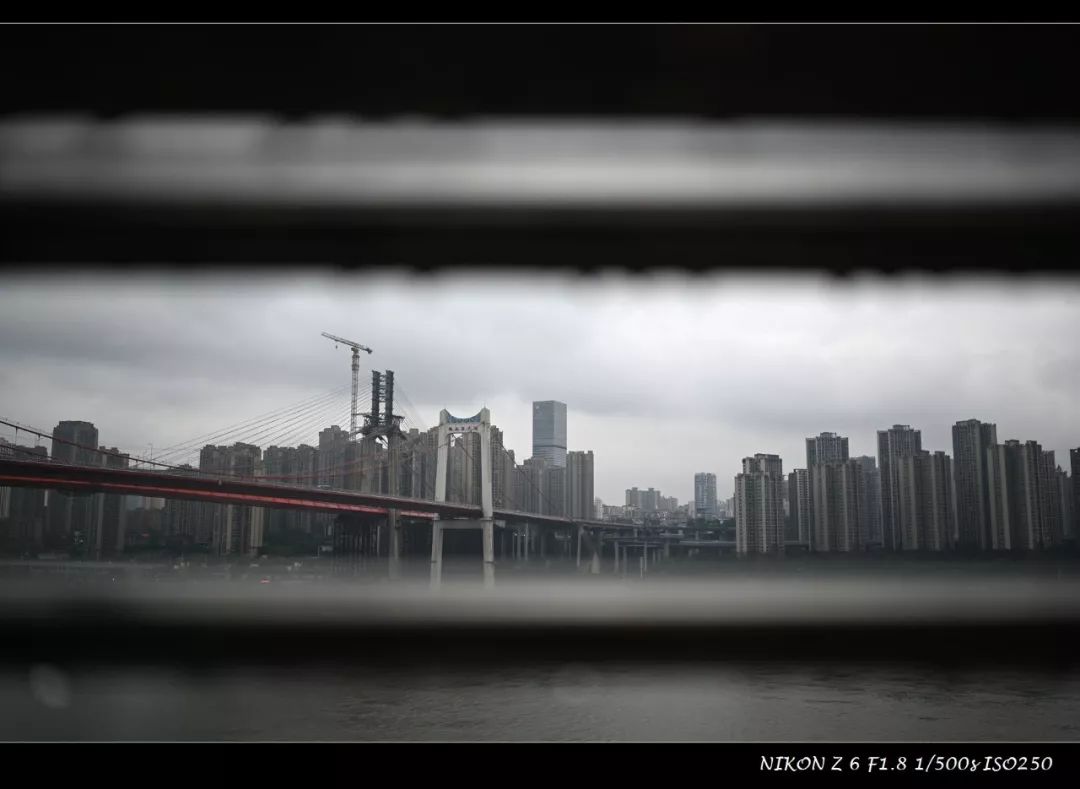 尼康35mmf1.4z卡口镜头质量如何,尼康z50配35mm1.8