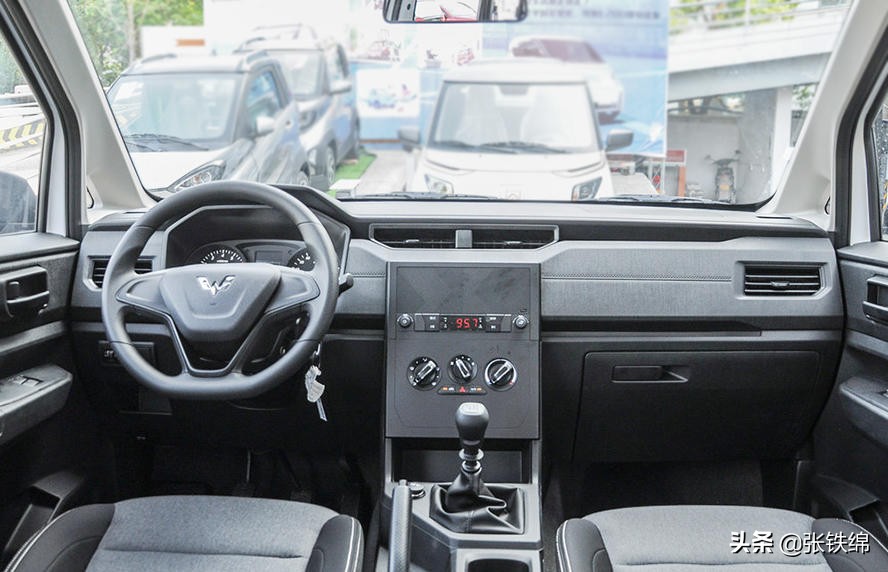 五菱宏光plus高配车型五座版,新款五菱宏光plus最高配多少钱