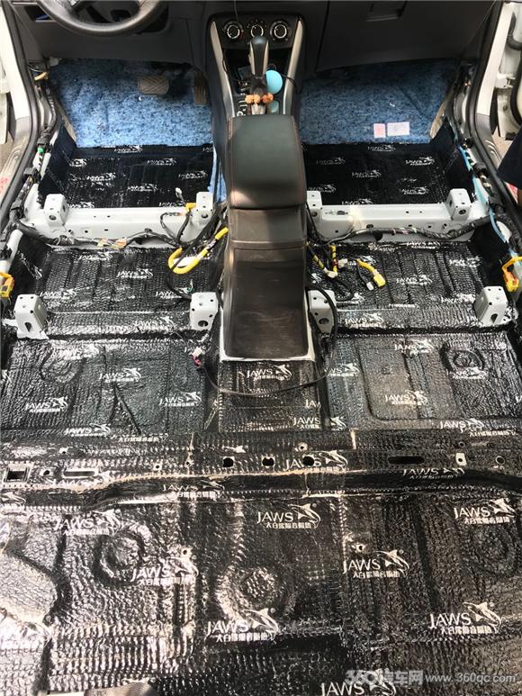 铃木锋驭车辆行车中玻璃异响,铃木锋驭噪音多少分贝