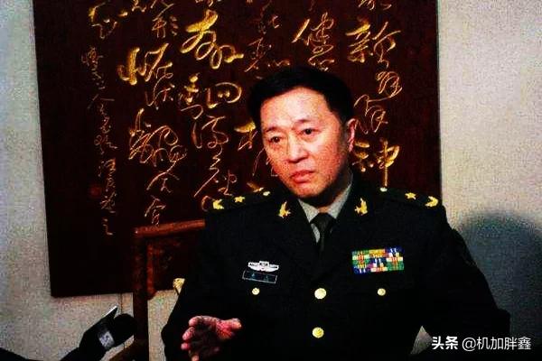 解放军晋升将军具备什么条件,当多少年兵能晋升将军