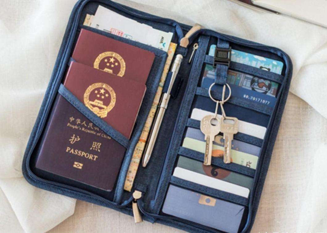 旅行必需品可带上飞机的,三天飞机旅行必备物品有哪些