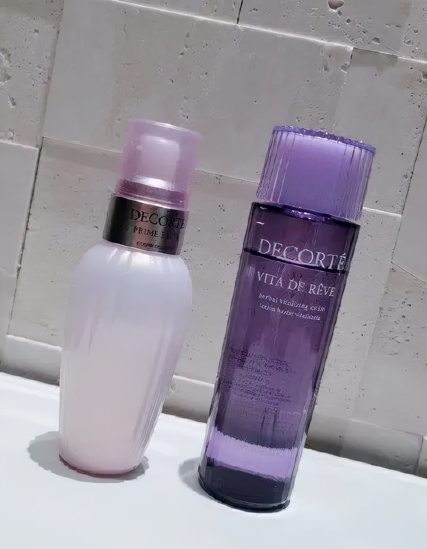 德妃紫苏水乳和黛珂区别,德妃的紫苏水和黛珂的紫苏水