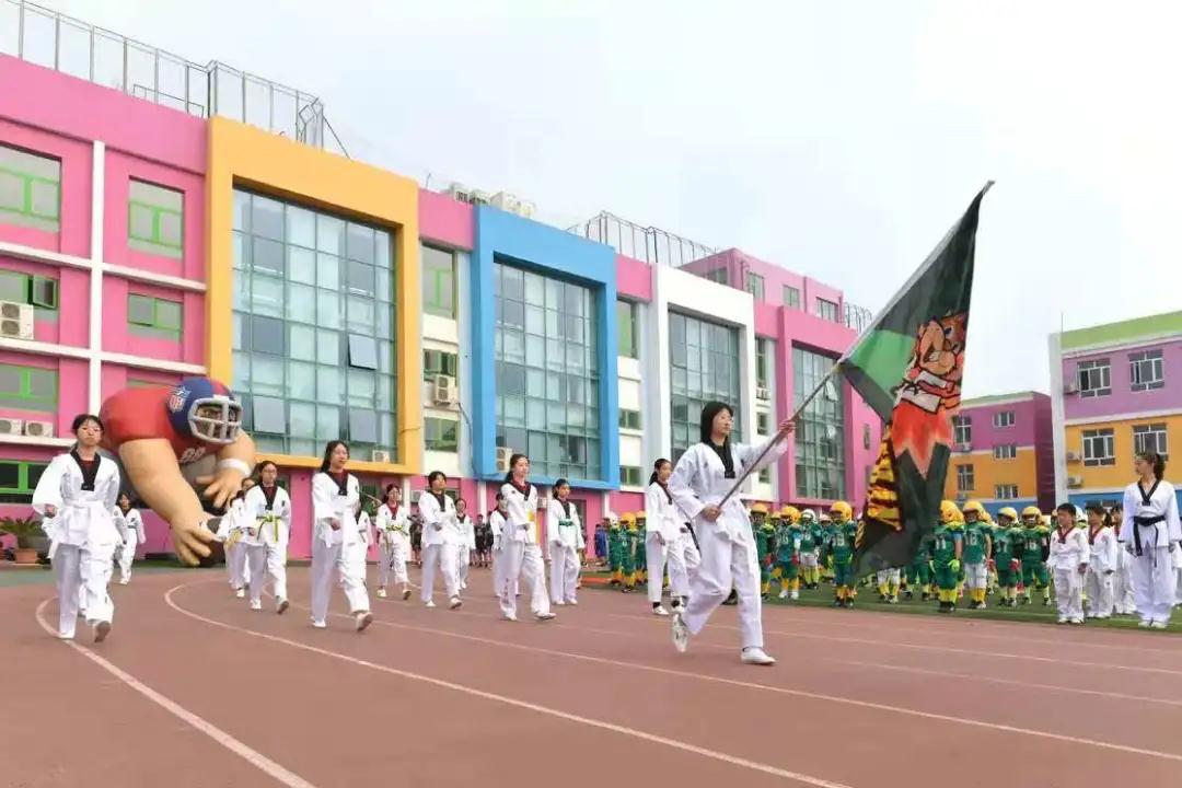 一百多人体育节开场,体育1000人活动