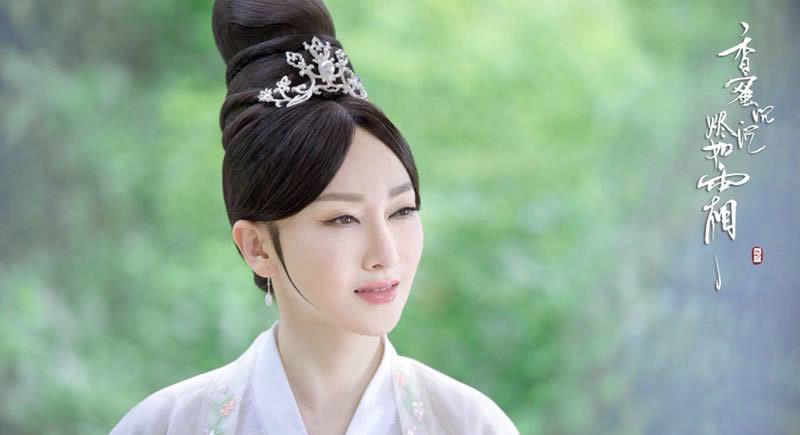 萨顶顶的“假唱转话筒事件”,萨顶顶假唱转话筒事件视频