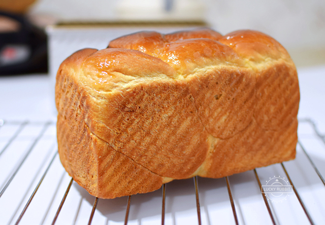 吐司烤完不好切,吐司很柔软拉丝但不够筋道