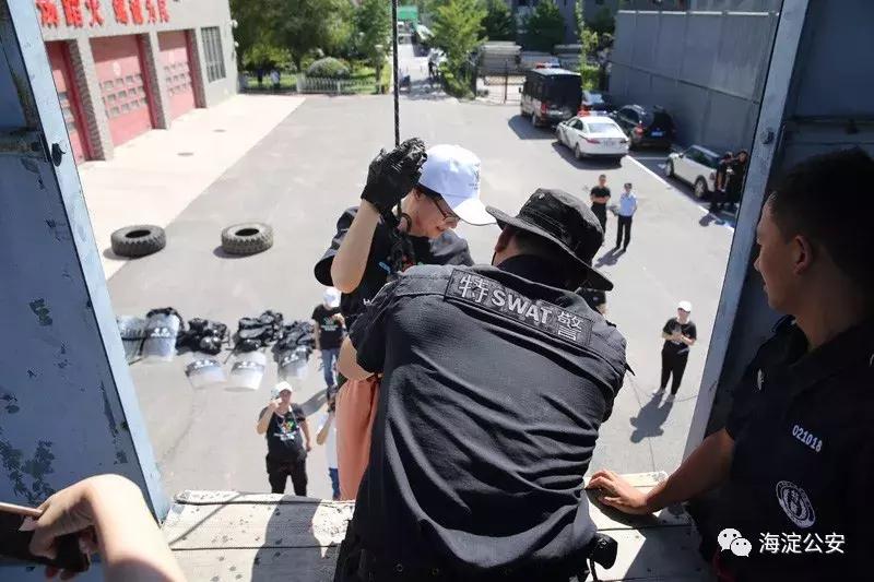 特警训练遭群众围观,特警魔鬼式训练